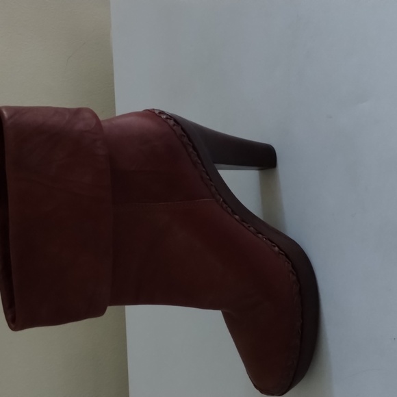 Cole Haan g series ankle booties size 8, brown, rust color - Picture 2 of 7